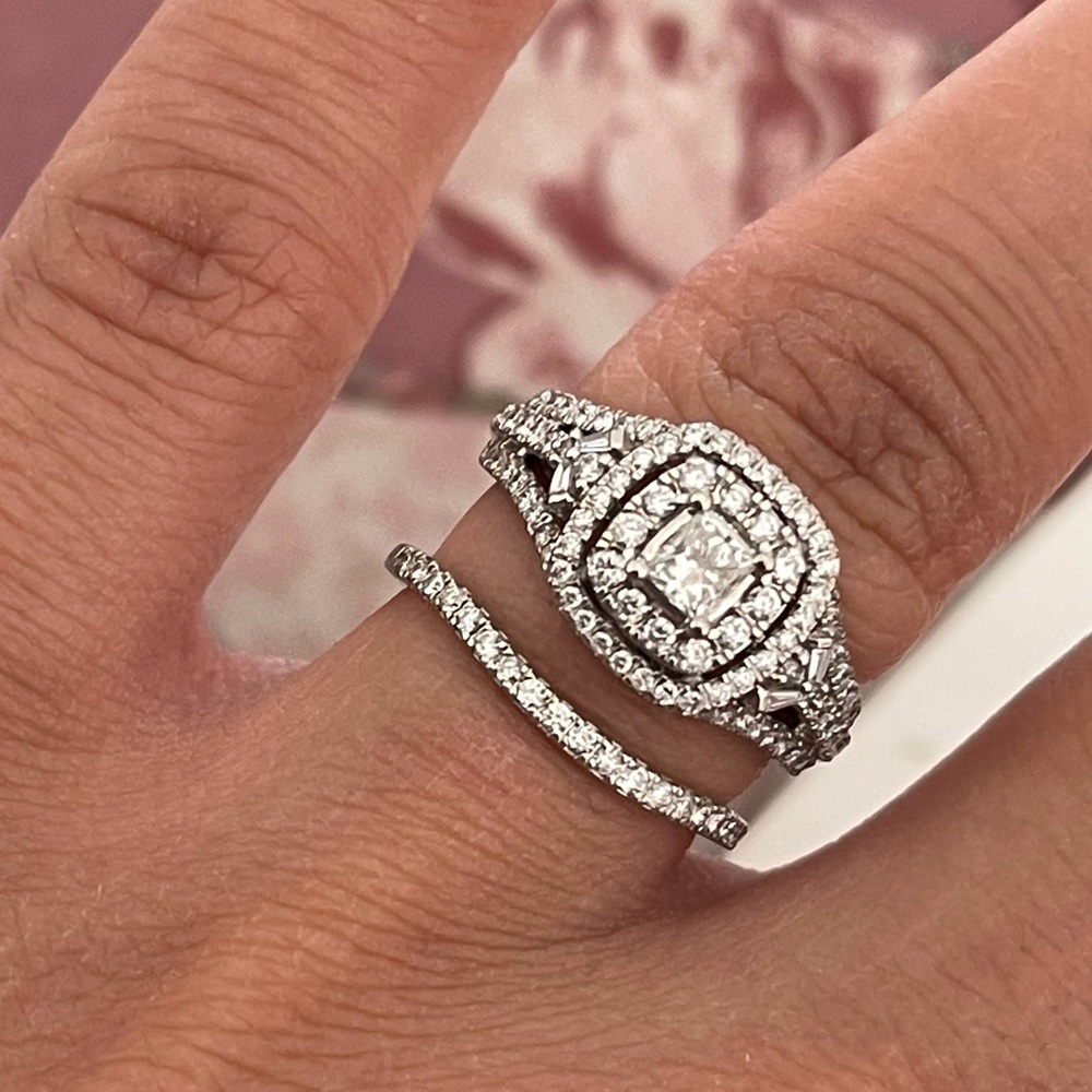 WEDDING RING SET - Picture 2 of 16